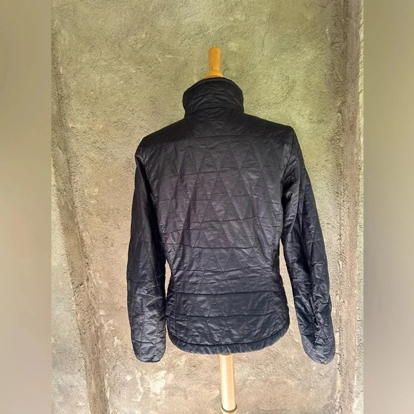 Patagonia woman’s light weight puffer  jacket - Picture 5 of 12